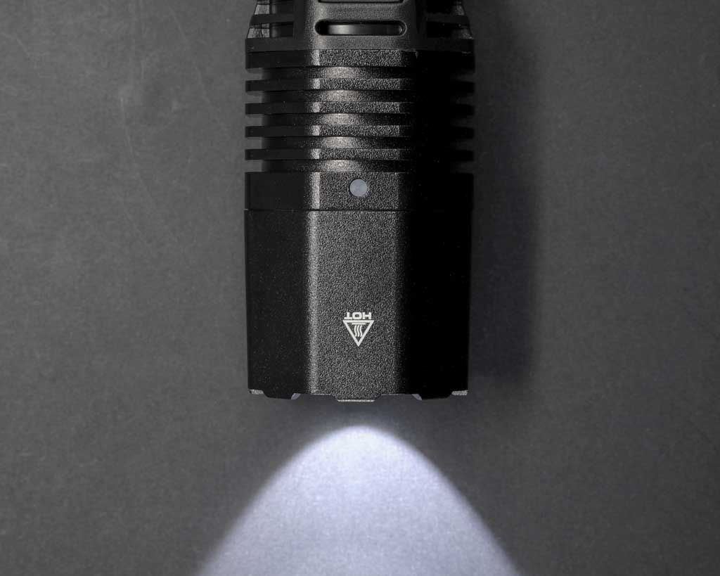 Torche Tactique Peli™ 8060 Rechargeable : achetez au meilleur prix sur  Proteclight